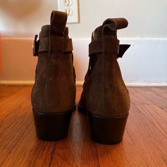 NEW Banana Republic Olive Green Stella Suede Ankle Boot - Size 8. - Picture 5 of 7